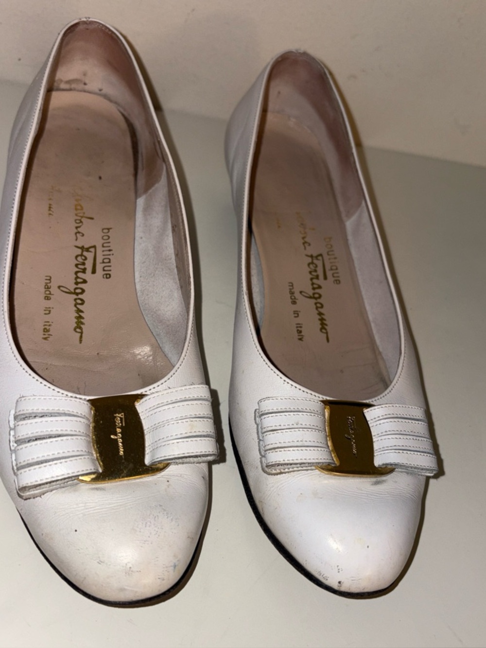Salvatore Ferragamo White Varina Bow Ballet Flats 7 us